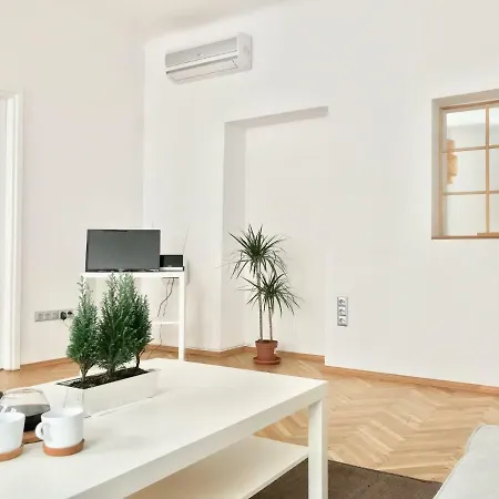 Apartment Chmielna Warschau